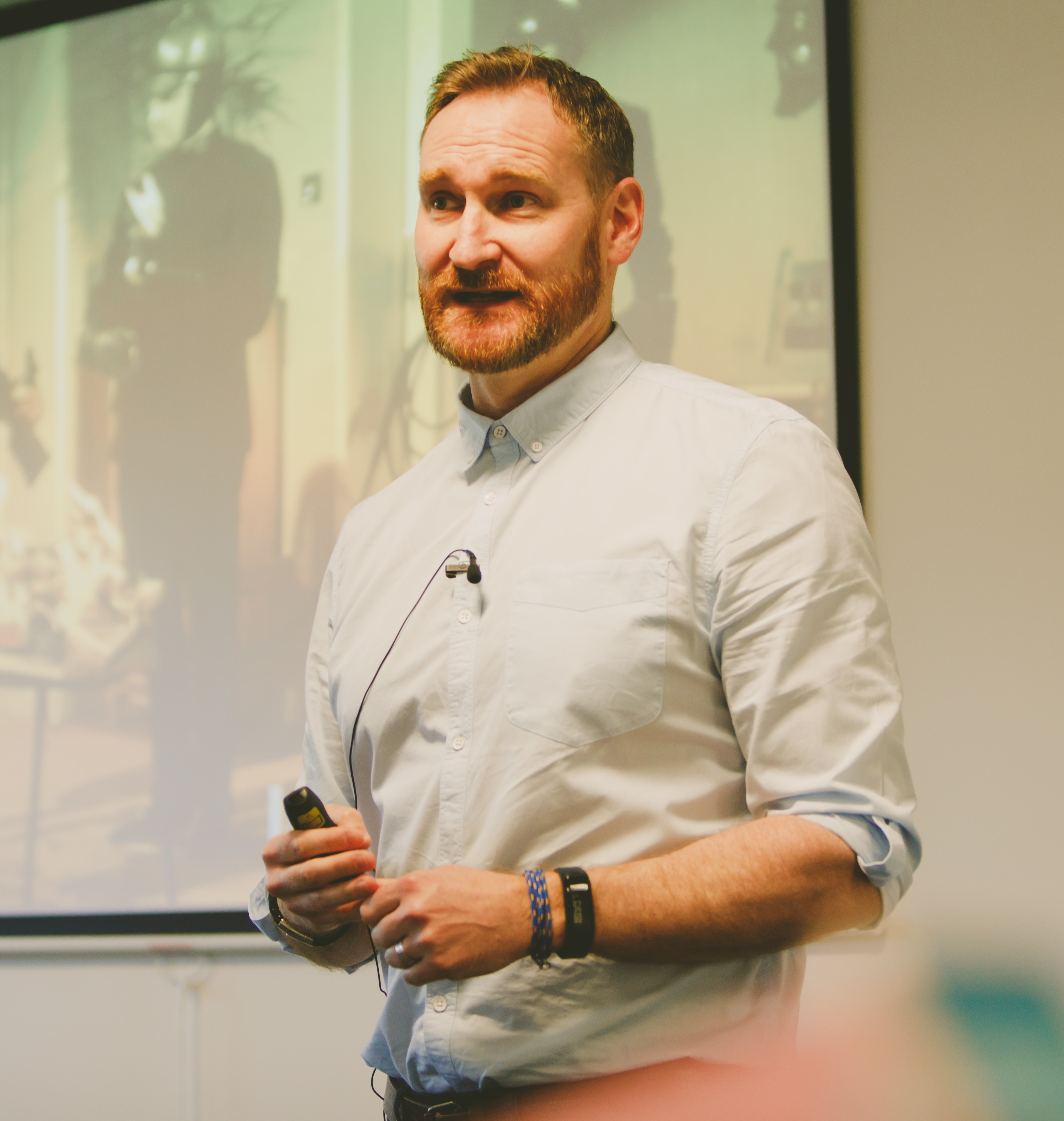 Ian Farrar - Professional trainer with 15 years experience