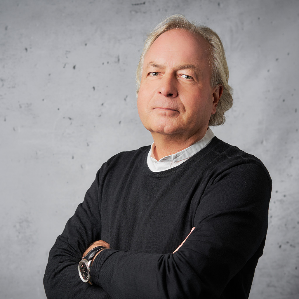 Prof. Dr. Karsten Bredemeier - Professional trainer with 30 years experience