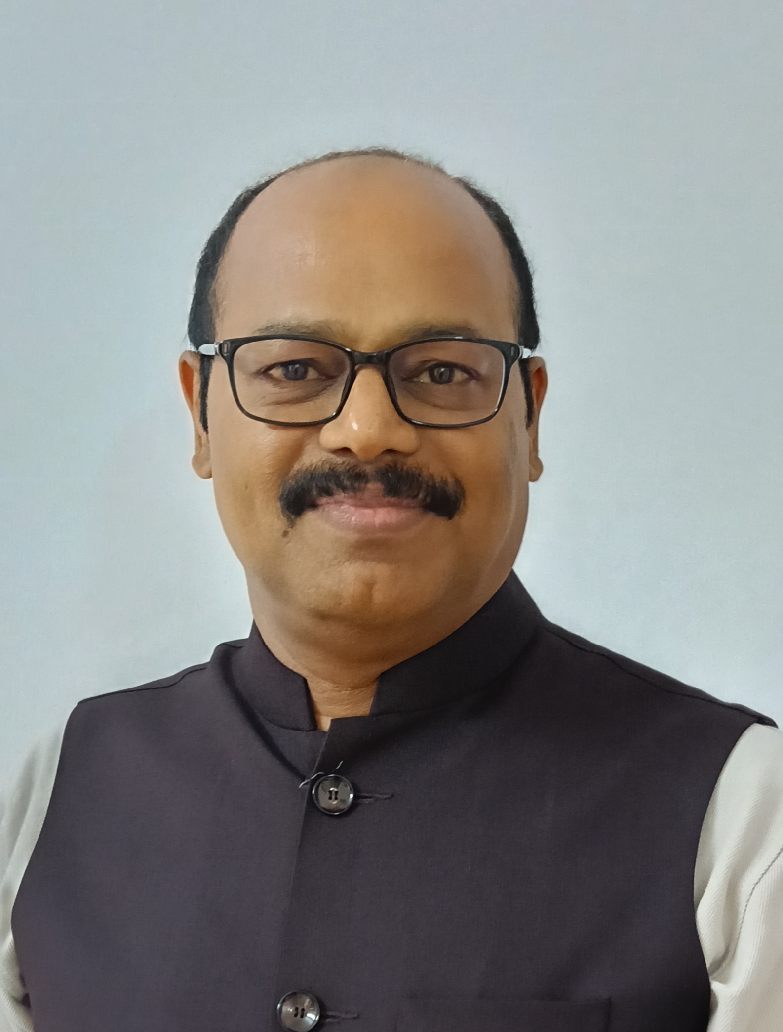 Pradeep Gopinathan - Professional trainer with 30 years experience
