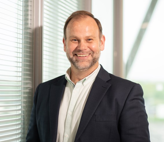 Ian Graham - Professional trainer with 31 years experience