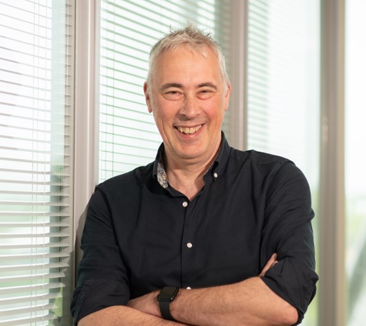 Simon Raybould - Professional trainer with 21 years experience